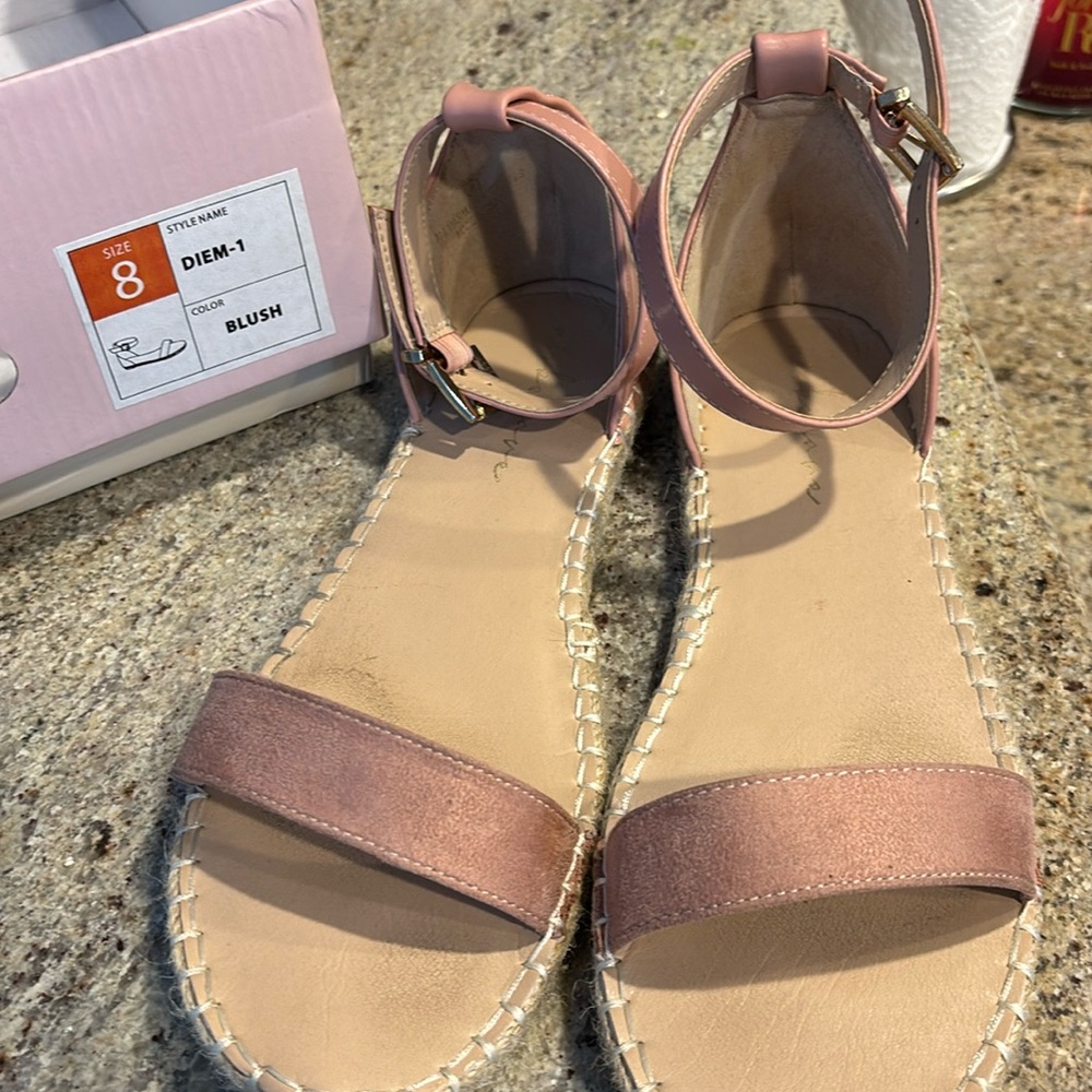 Size 8, light pink, slightly used, very comfortable.